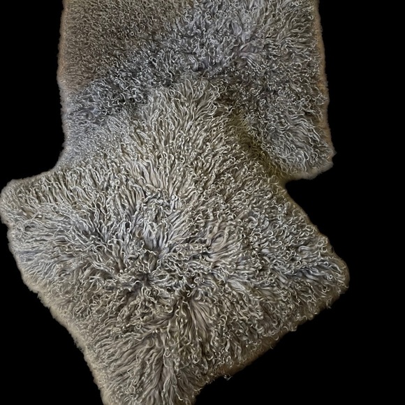 2 Lamb fur gray 20X20 pillowcases - Picture 1 of 10